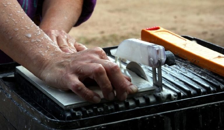 Tile Michanic Best Wet Tile Saw Under $300 - Mechanic Insight